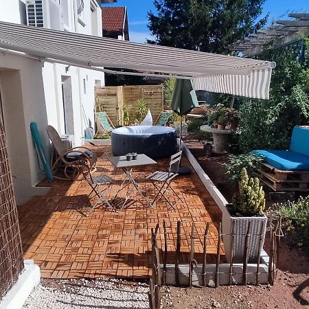 Superbe Appartement Avec Jacuzzi Avec Jardin Prive Lyon Exterior photo