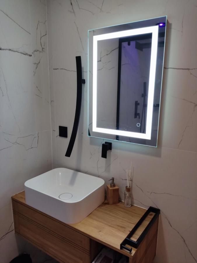 Superbe Appartement Avec Jacuzzi Avec Jardin Prive Lyon Exterior photo