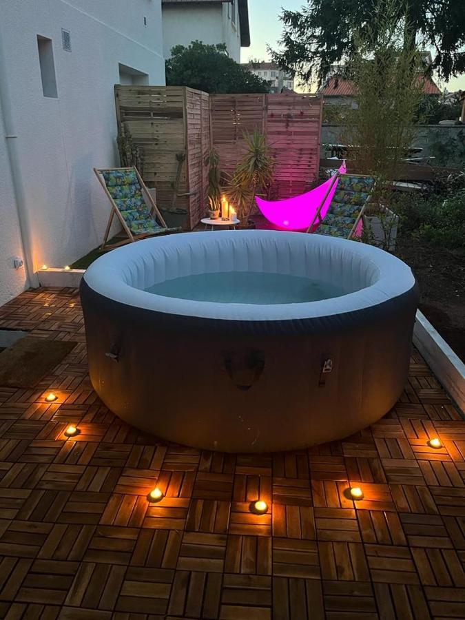 Superbe Appartement Avec Jacuzzi Avec Jardin Prive Lyon Exterior photo